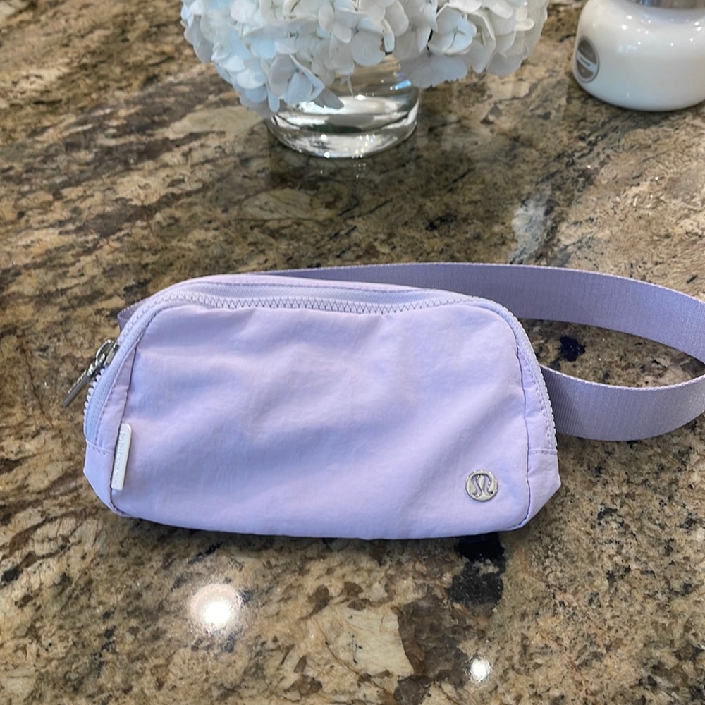 NWOT Lululemon everywhere belt bag
